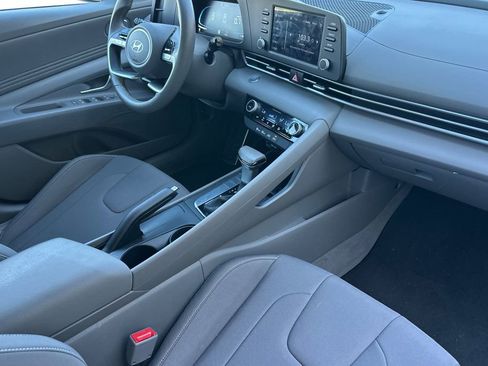 New 2025 Hyundai Elantra Sport FWD image 13