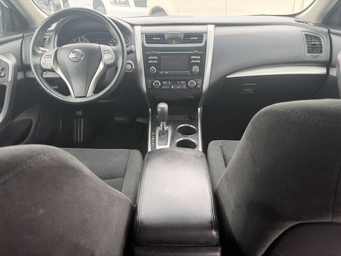 Used 2015 Nissan Altima 2.5 SV FWD image 25