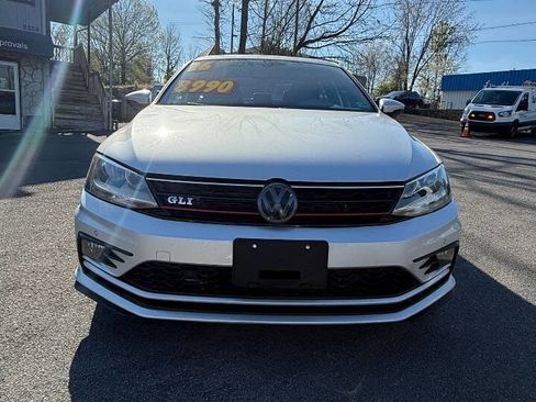 Used 2016 Volkswagen Jetta GLI SE image 5