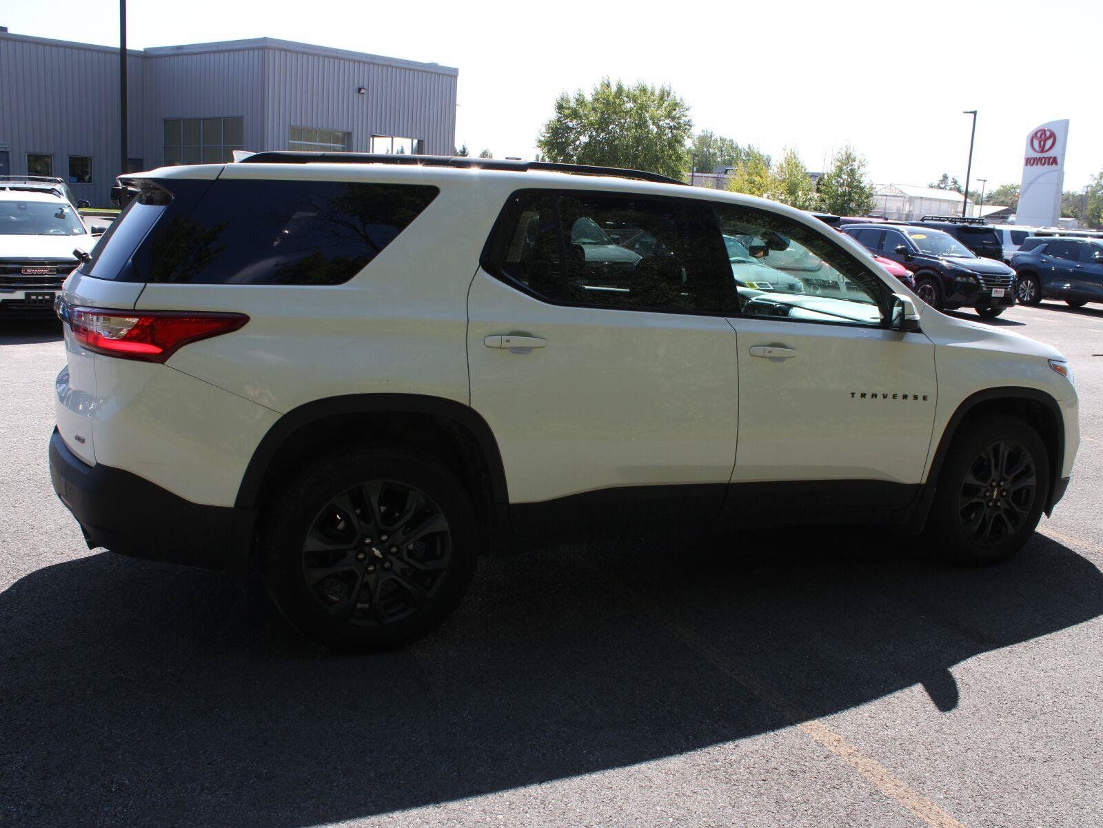 Used 2021 Chevrolet Traverse RS w/ LPO, Floor Liner Package AWD/4WD image 4