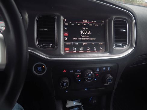 Used 2013 Dodge Charger SXT image 9