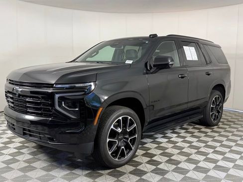 Used 2025 Chevrolet Tahoe RST w/ Comfort Package AWD/4WD image 2