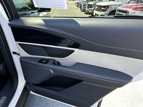Certified 2024 Lincoln Nautilus Premier AWD/4WD image 39