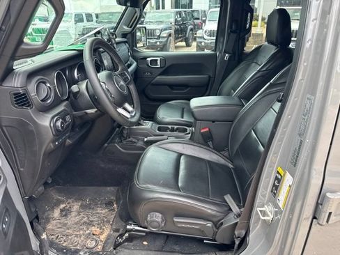 Used 2023 Jeep Wrangler Unlimited Sahara w/ Cold Weather Group AWD/4WD image 10