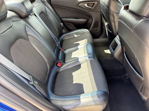 Used 2016 Chrysler 200 S FWD image 21