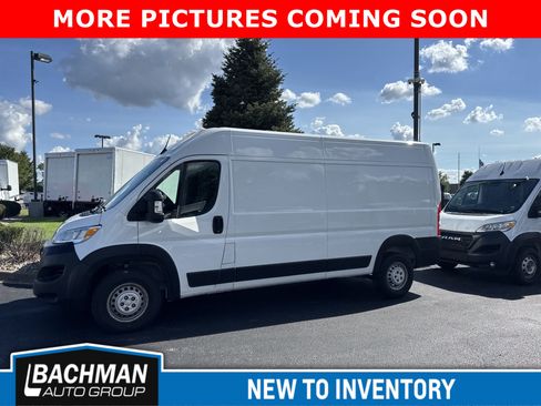 Used 2024 RAM ProMaster 2500 w/ Convenience Group FWD image 2