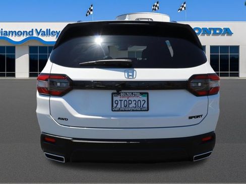 Certified 2025 Honda Pilot Sport image 5
