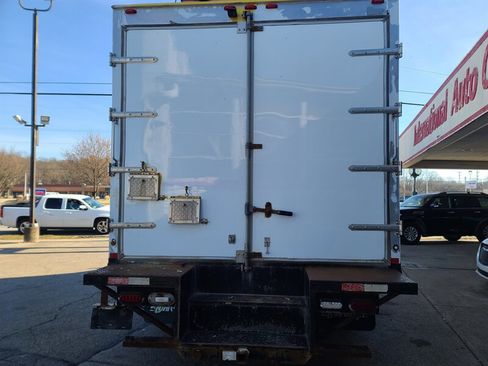 Used 2016 Ford E-450 and Econoline 450 Super Duty image 6