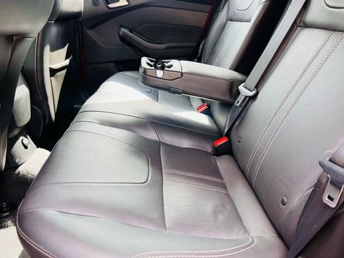 Used 2012 Ford Focus SEL image 17