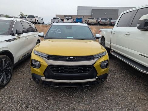 Used 2023 Chevrolet TrailBlazer ACTIV w/ Sun and Liftgate Package FWD image 3