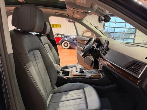 Used 2020 Audi Q5 2.0T Premium w/ Convenience Package image 23