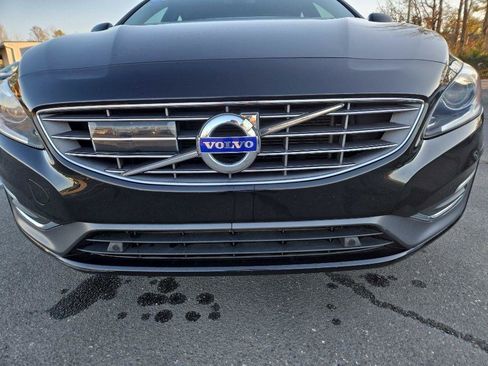 Used 2016 Volvo S60 T5 Inscription Platinum image 4