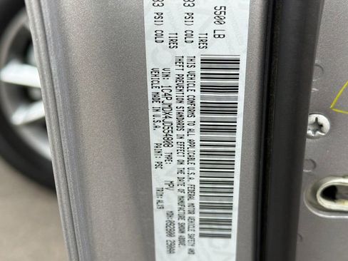 Used 2018 Jeep Cherokee Limited image 24