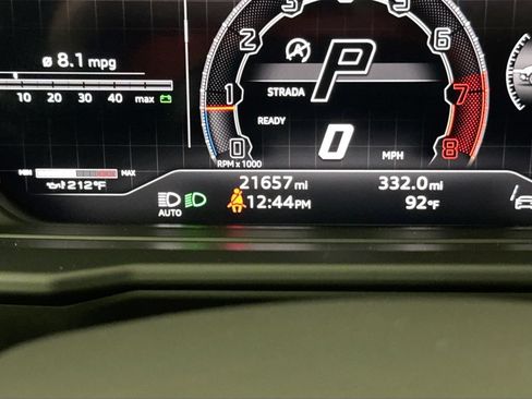 Used 2024 Lamborghini Urus Performante AWD/4WD image 12