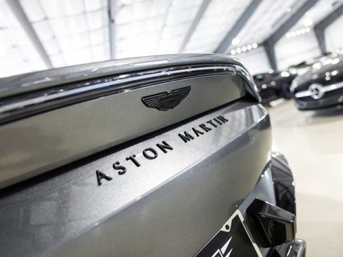 Used 2023 Aston Martin V8 Vantage Coupe image 18