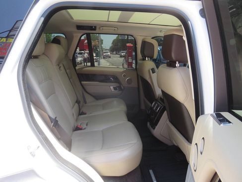Used 2018 Land Rover Range Rover HSE AWD/4WD image 22