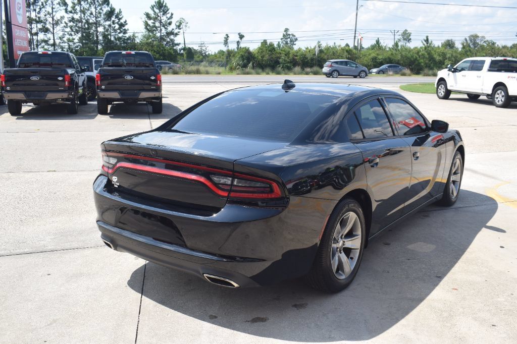 Used 2018 Dodge Charger SXT Plus RWD image 4
