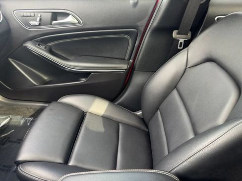 Used 2019 Mercedes-Benz GLA 250 4MATIC image 28