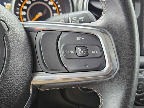 Used 2023 Jeep Gladiator Overland image 36