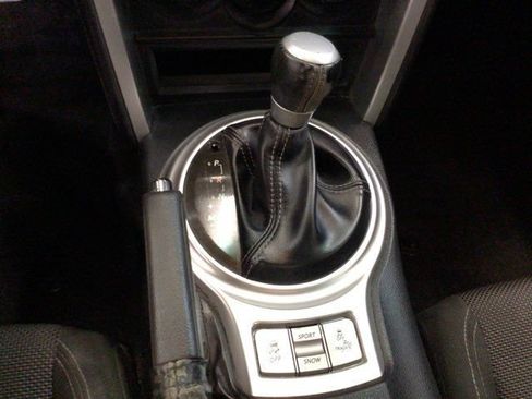 Used 2017 Toyota 86 RWD image 17