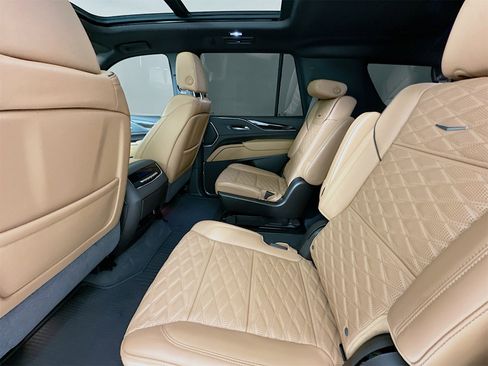 Used 2024 Cadillac Escalade Sport w/ Touring Package image 27