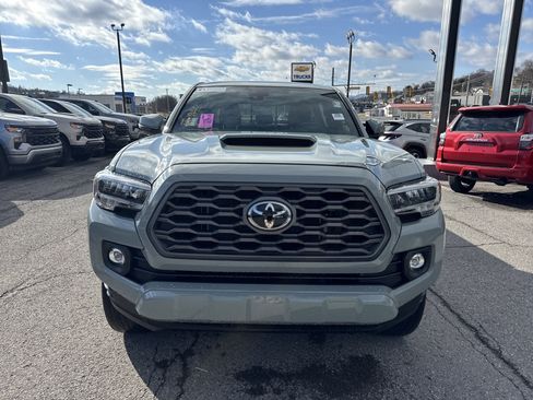 Used 2022 Toyota Tacoma TRD Sport image 8