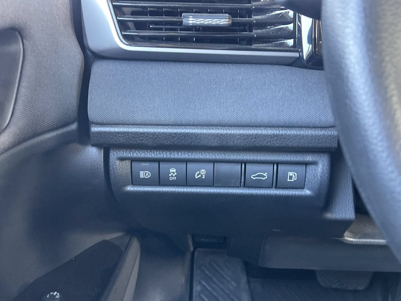 Used 2025 Toyota Camry LE w/ Convenience Package FWD image 18