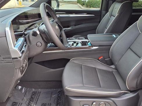 New 2026 Cadillac Escalade ESV Luxury w/ LPO, Radiant Package AWD/4WD image 14
