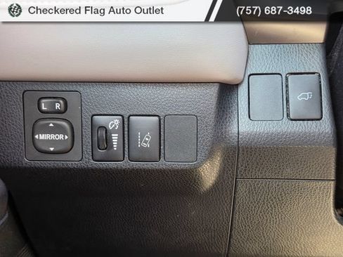 Used 2018 Toyota RAV4 XLE FWD image 9