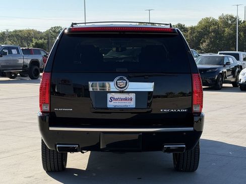 Used 2014 Cadillac Escalade Platinum RWD image 5