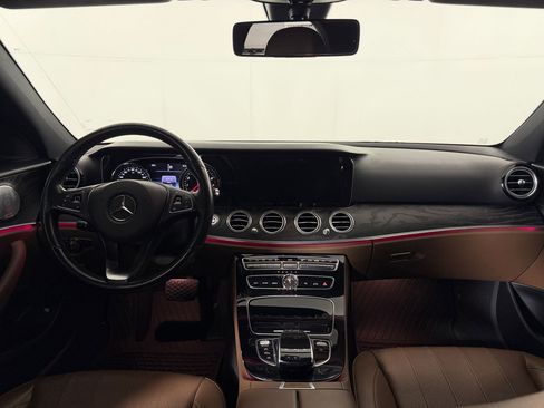 Used 2017 Mercedes-Benz E 300 4MATIC image 14