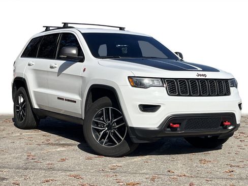 Used 2020 Jeep Grand Cherokee Trailhawk image 2