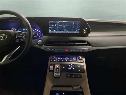 Used 2022 Hyundai Palisade SEL w/ Premium Package image 13