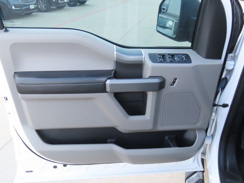 Used 2016 Ford F150 XLT w/ Equipment Group 302A Luxury RWD image 25