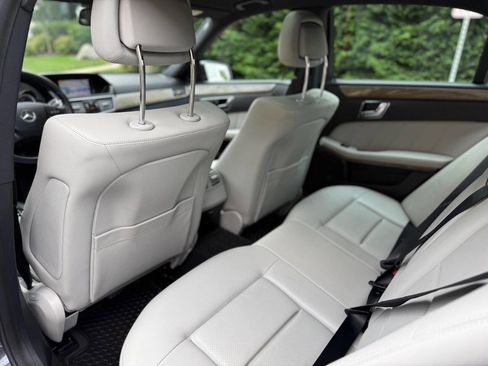 Used 2011 Mercedes-Benz E 350 4MATIC Sedan image 36