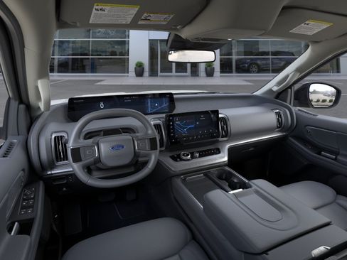 New 2026 Ford Expedition Active RWD image 9