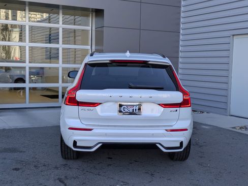 Used 2025 Volvo XC60 B5 Ultra w/ Protection Package Premier image 4