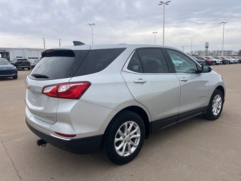 Used 2018 Chevrolet Equinox LT image 3