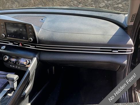 Used 2023 Hyundai Elantra SEL FWD image 14