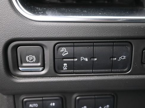 Used 2021 Chevrolet Tahoe Z71 w/ Rear Media and Nav Package image 22