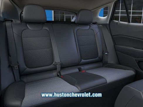 New 2026 Chevrolet Trax LT w/ LT Convenience Package FWD image 17