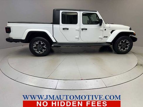 Used 2020 Jeep Gladiator Overland w/ Cold Weather Group AWD/4WD image 6