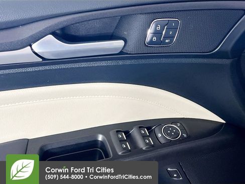 Used 2017 Ford Fusion Energi Titanium image 12