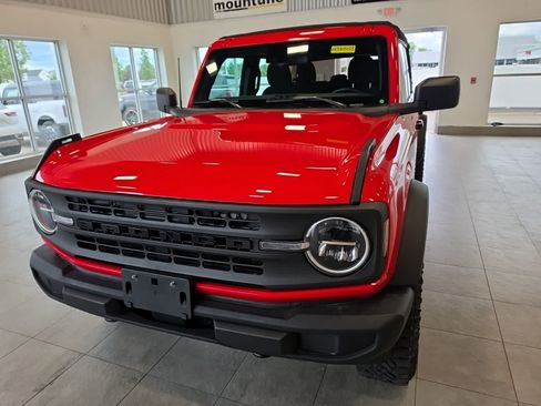 Used 2023 Ford Bronco 4-Door AWD/4WD image 2