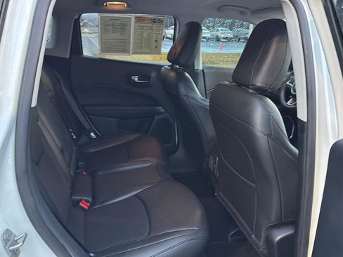 Used 2021 Jeep Compass Latitude image 11