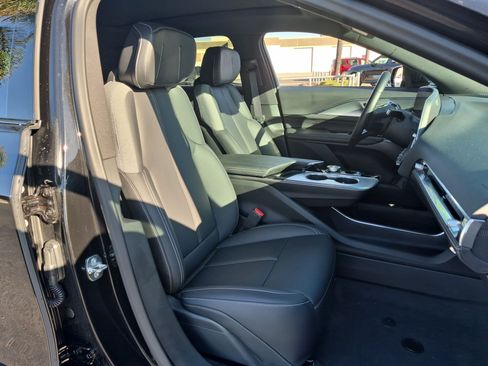 Used 2024 Cadillac Lyriq Tech RWD image 31