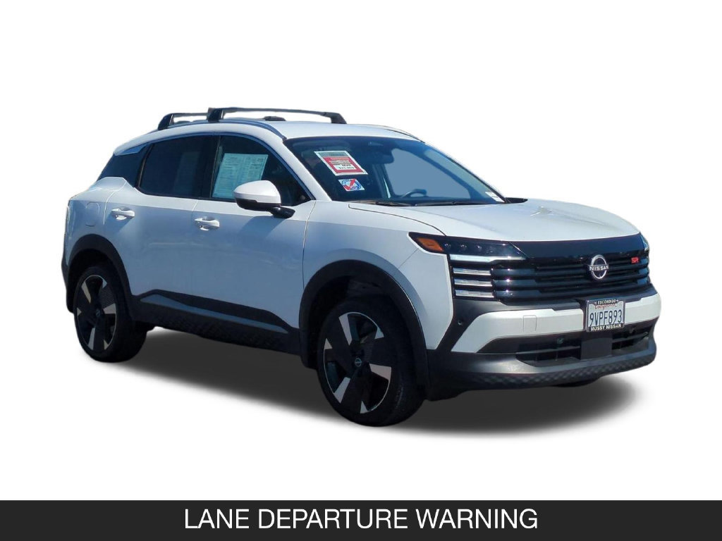 Used 2025 Nissan Kicks SR FWD image 2