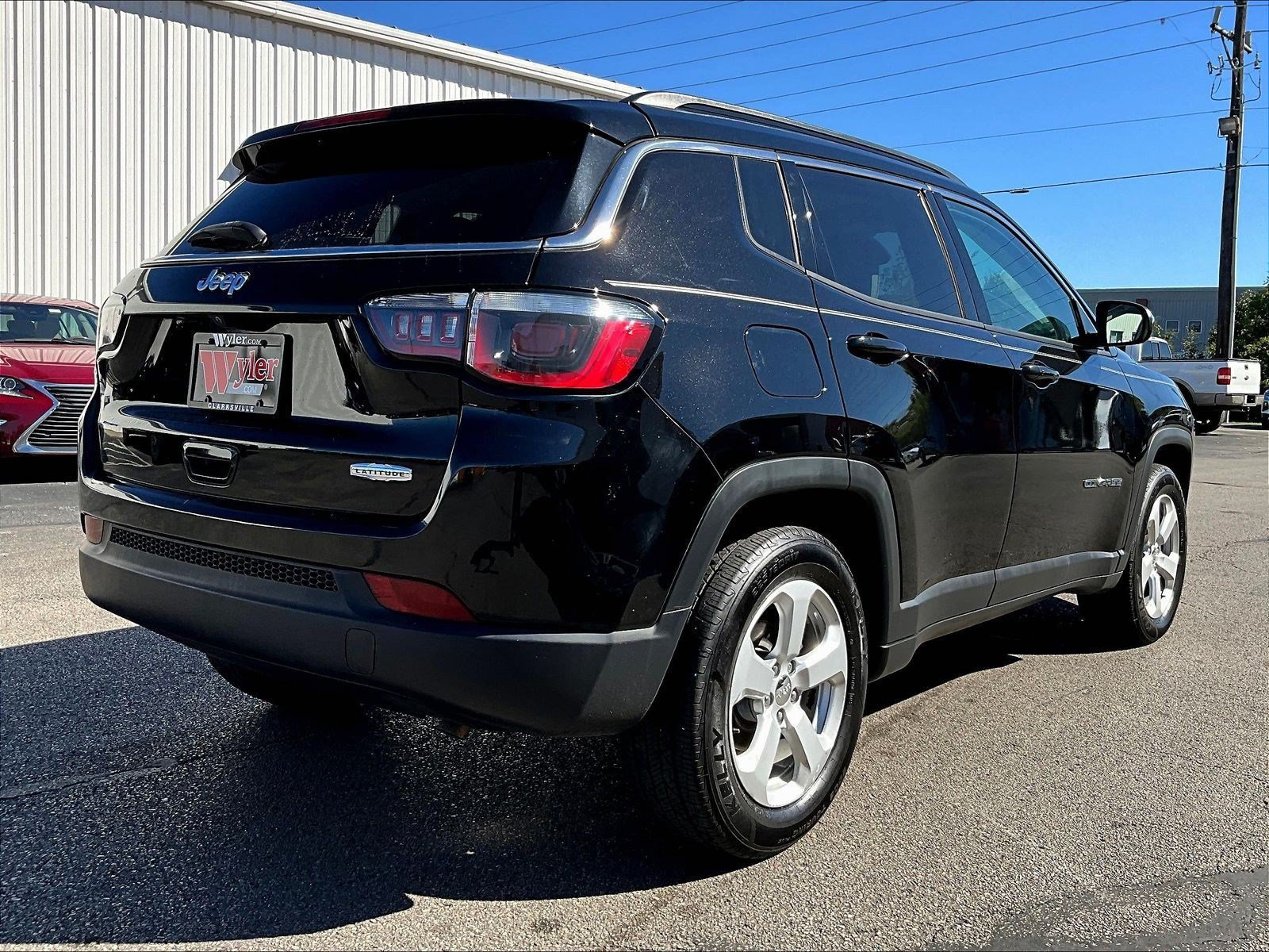 Used 2018 Jeep Compass Latitude w/ Popular Equipment Group FWD image 6