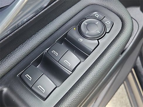 Used 2024 GMC Terrain SLT image 27