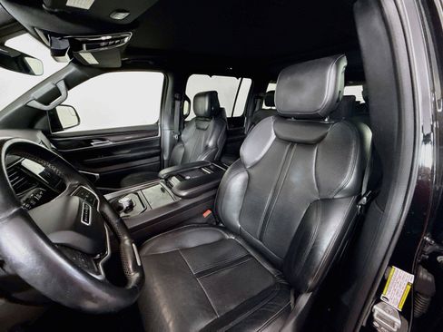 Used 2022 Jeep Wagoneer Series I w/ Convenience Group I RWD image 7
